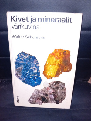 Schumann : Kivet ja mineraalit värikuvia ( SIS POSTIKULU  )