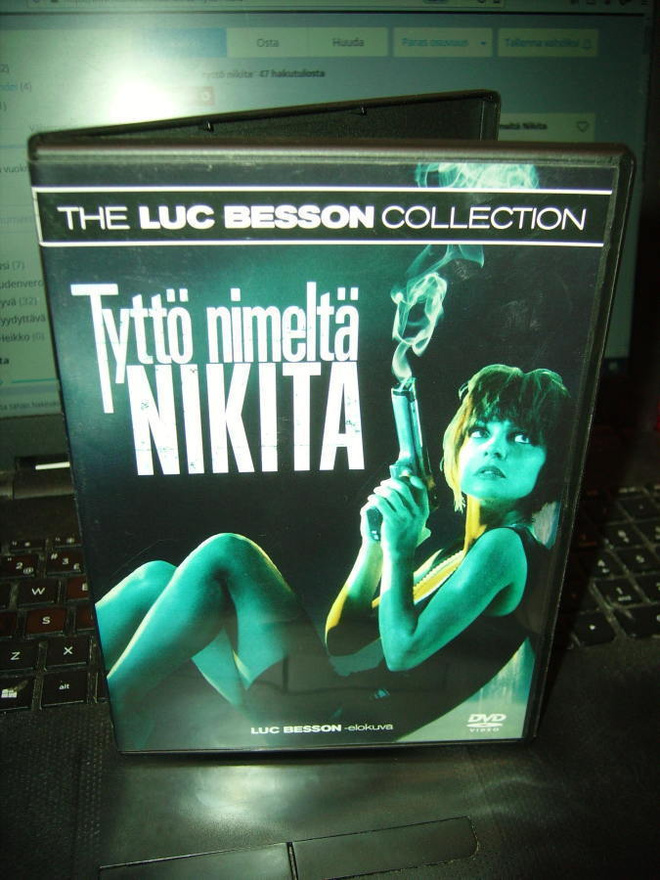 DVD : Tyttö nimeltä Nikita ( Luc Besson ) sis. postik.