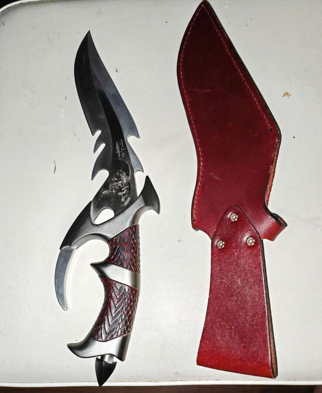 Gil Hibben American 989 dragon lord knife