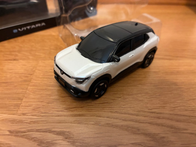 Suzuki e-Vitara (Toyota Urban Cruiser) 1/43.
