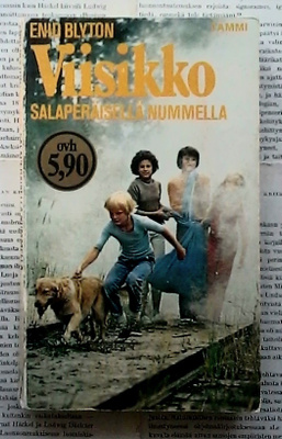 Enid Blyton - Viisikko salaperäisellä nummella (nid.)