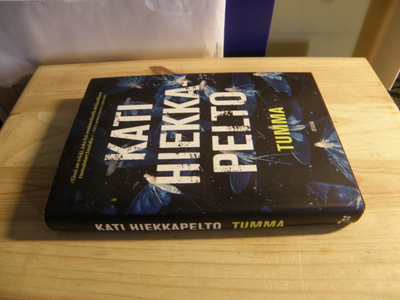 Kati Hiekkapelto Tumma (sidottu)