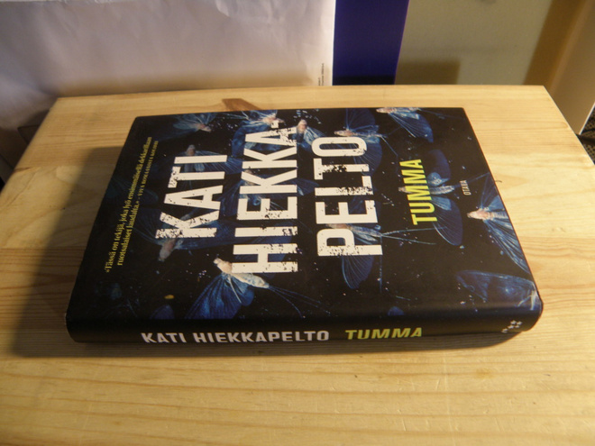 Kati Hiekkapelto Tumma (sidottu)