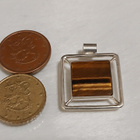 Kotimainen Design Hopea tiikerinsilmä kivi riipus KI 925 - pikkukuva 2
