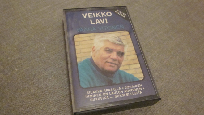 C-kasetti Veikko Lavi Väärä vitonen v. 1983