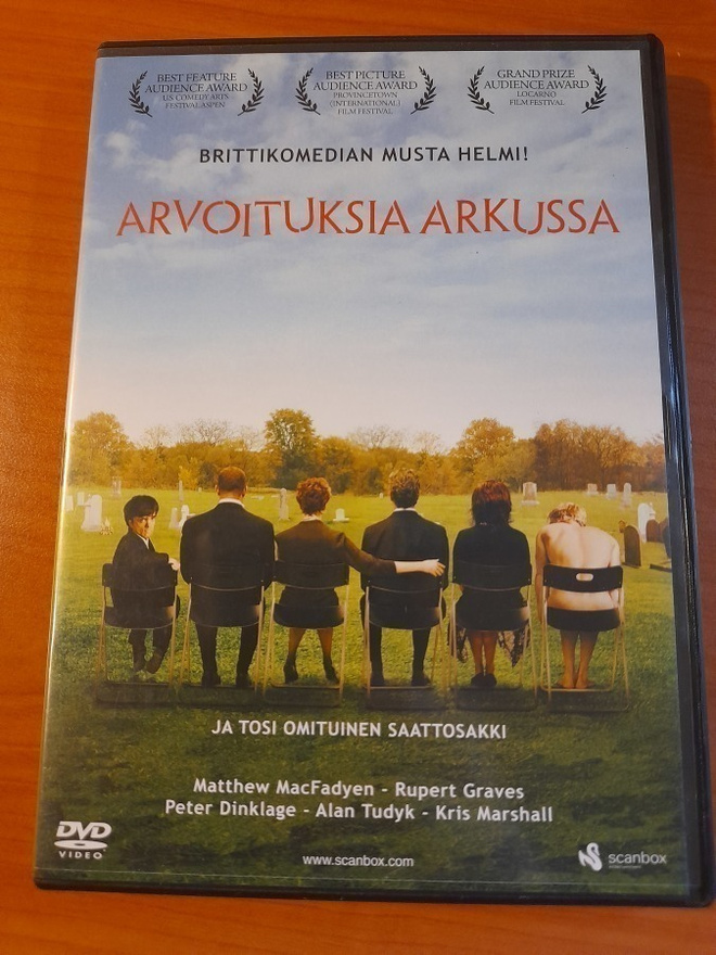 Arvoituksia arkussa