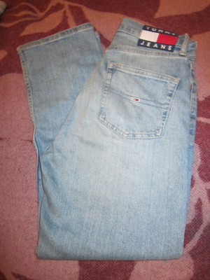 Tommy jeans farkut 25/30 ja paita Vero Moda
