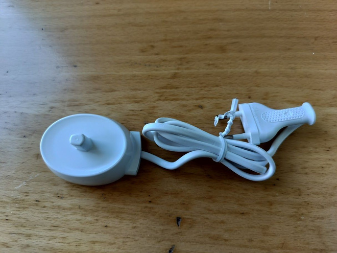 Oral-B sähköhammasharjan laturi