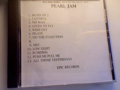 PEARL JAM  ::  YIELD  ::  OFFICIAL ADVANCE CDR   ::   1997