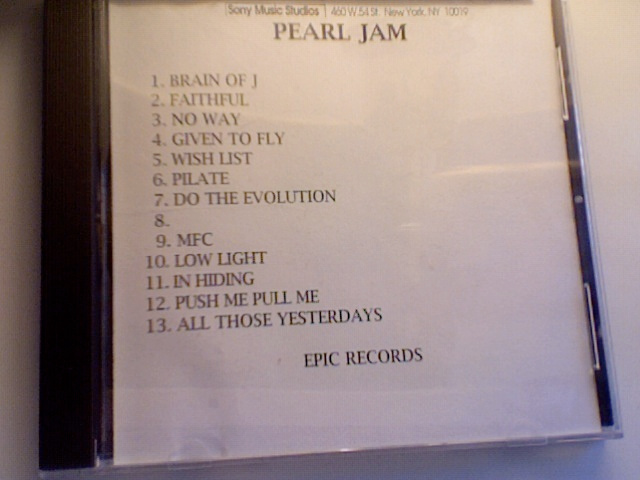 PEARL JAM  ::  YIELD  ::  OFFICIAL ADVANCE CDR   ::   1997