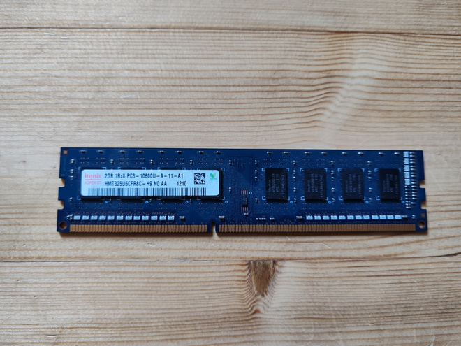 DDR3 Muistikampa 2 GB (Hynix)