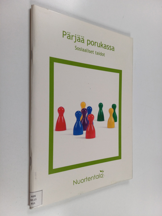 Marianne Kulmala : Pärjää porukassa (selkokirja)