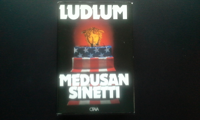 Medusan Sinetti kovakantinen kirja 696s (Robert Ludlum 1990)