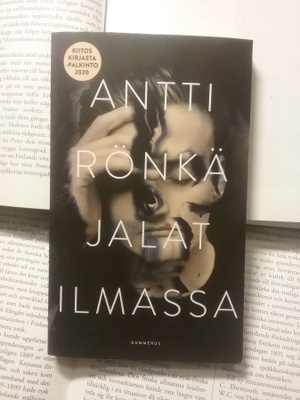 Antti Rönkä - Jalat ilmassa (pokkari)