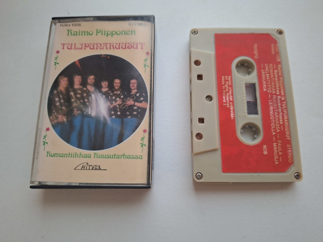 RAIMO PIIPPONEN JA TULIPUNARUUSUT c-kasetti
