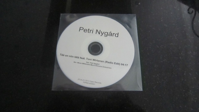 Petri Nygård tää on niin tätä feat. Toni Wirtanen  cds