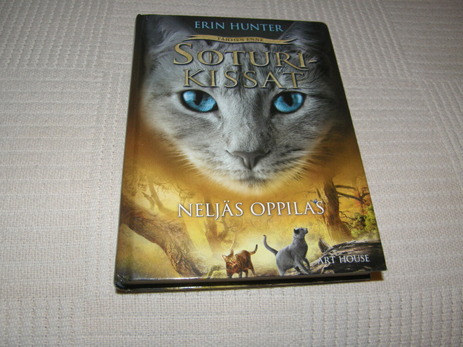 Erin Hunter Soturikissat Neljäs oppilas  -sid