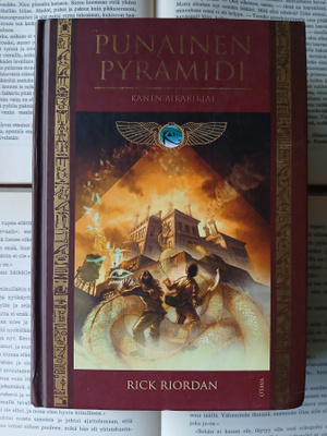 Rick Riordan - Kanen aikakirjat 1: Punainen pyramidi (sid.)