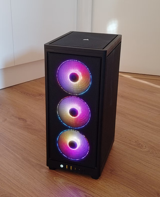 4K ITX Pelikone / R7 7700 / RX 9070 / 32 GB