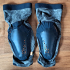 Maastokuvioiset polvisuojat Pearl Izumi - pikkukuva 1