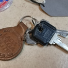 Lada heijastimia ja avaimet - pikkukuva 2