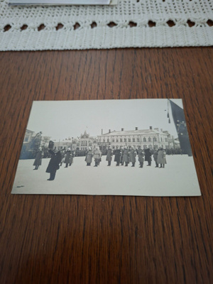 9Z Vaasa Mannerheim tervehtii jääkäreitä Kauppatorilla 1918