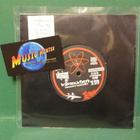 LARRY AND THE LEFTHANDED - ÄLÄ PERÄÄNNY!! M- 7" SINGLE - pikkukuva 1