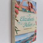 Elizabeth Adler : Vaarojen jahti - pikkukuva 1