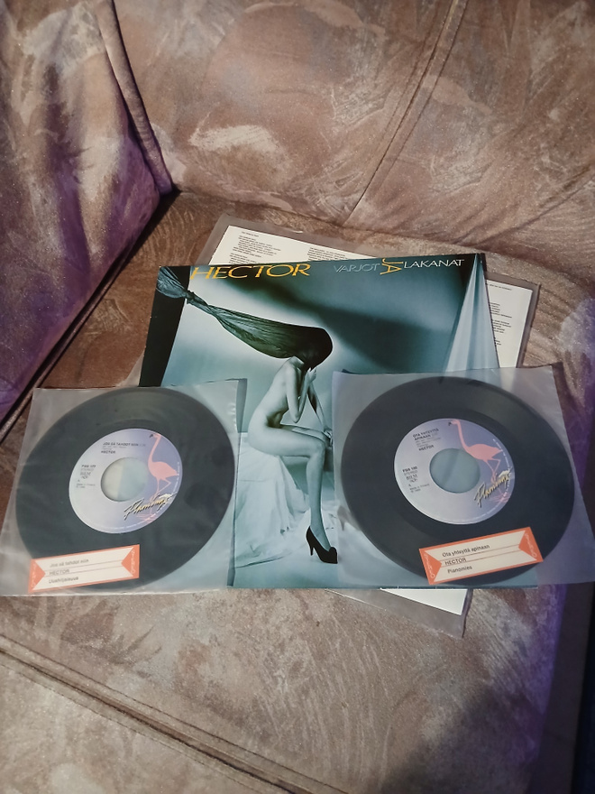 Hector – Varjot Ja Lakanat LP + 2 × 7" SINGLE