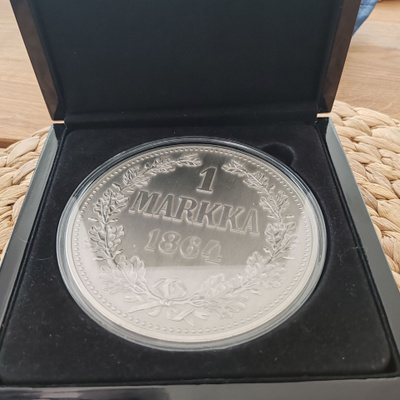 1864 markkaa juhlalyönti