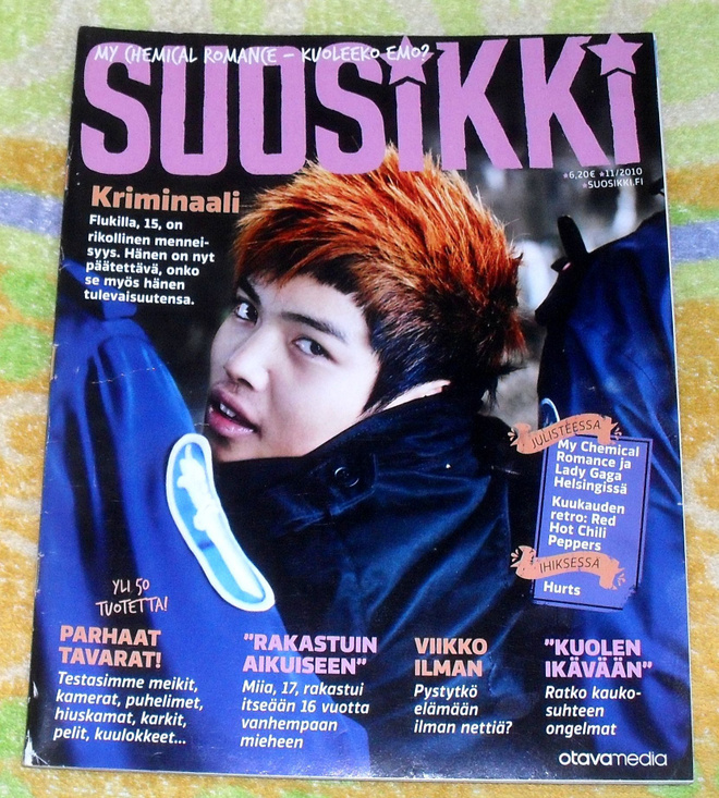 Suosikki 11 / 2010, mukana juliste Red Hot Chili Peppers / M