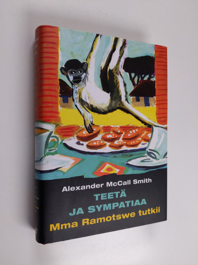 Alexander McCall Smith : Teetä ja sympatiaa