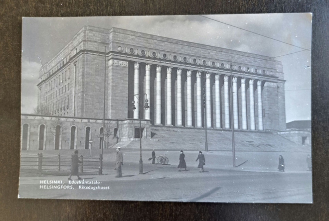 Helsinki, Eduskuntatalo, kulkenut 1943