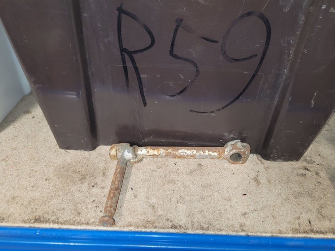vanha mopo käynnistinpoljin