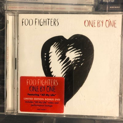 FOO FIGHTERS - One By One cd + bonus-dvd