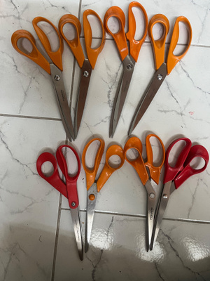 8kpl Fiskars saksia ,3 kpl ammattilais kangas-saksia