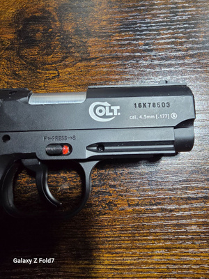 Colt 1911 Gold Cup -tyylinen 4,5mm CO2 ilmapistooli