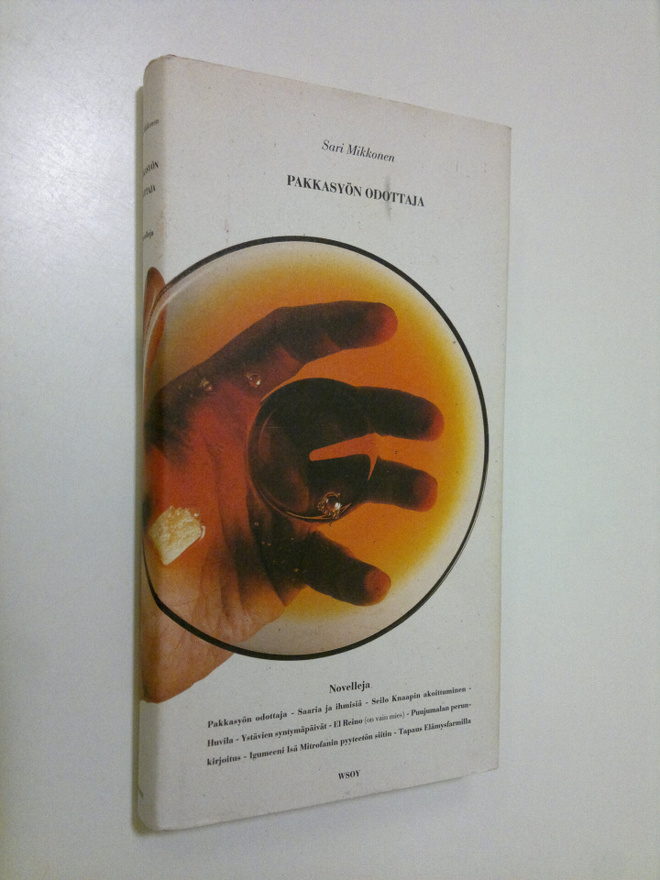 Sari Mikkonen : Pakkasyön odottaja : novelleja