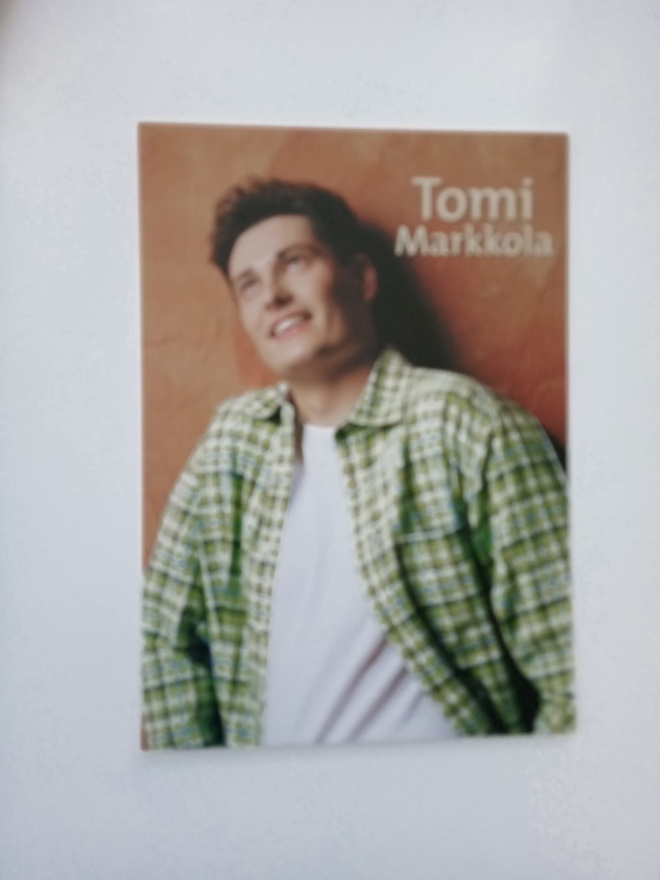 TOMI MARKKOLA nimmaroitu fanikortti ( Sis.postikulut )