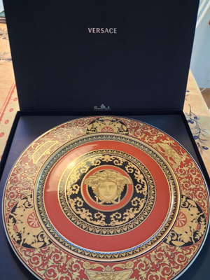 Versace Ikarus Medusa Red 30cm