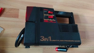 Kompressori 12V autoon, veneeseen.