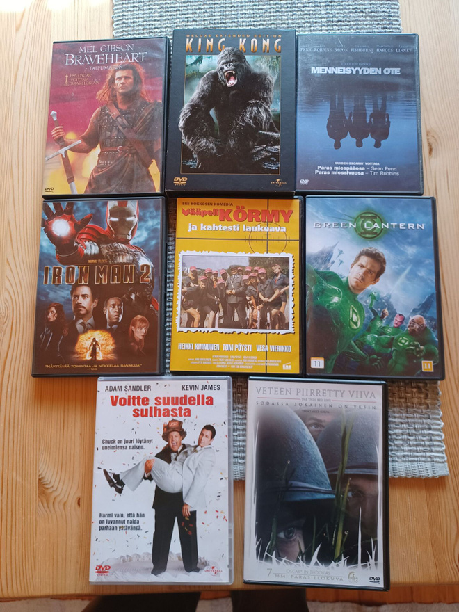 Dvd elokuvia, showpainia ja sarjoja