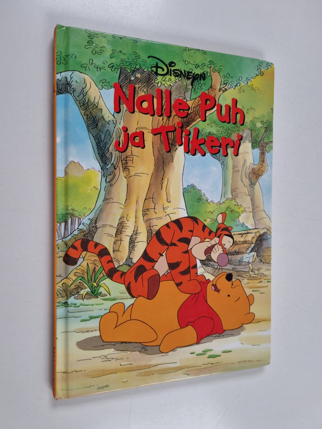 Marja (suom.) Alopaeus : Nalle Puh ja Tiikeri