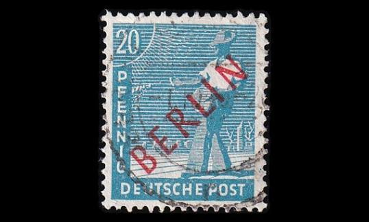 Berlin 26 o Punainen päällepainama 20 Pf (1949)
