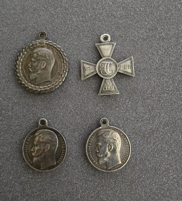 Nikolai II aikaiset hopea mitalit