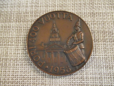 Pori 400 vuotta 1958 mitali /Hemmi Koivuniemi .