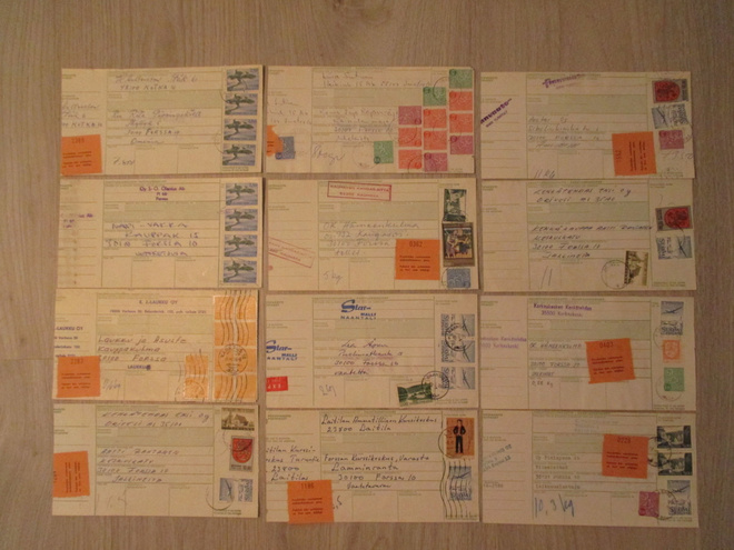 Pakettiosoitekortteja 12 kpl 1975 vuodelta.