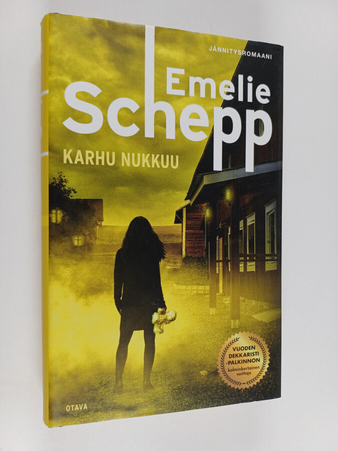 Emelie Schepp : Karhu nukkuu : Jännitysromaani