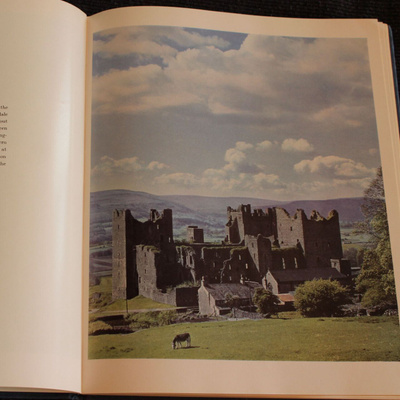 Country Life Picture Book of Britain in Colour 1