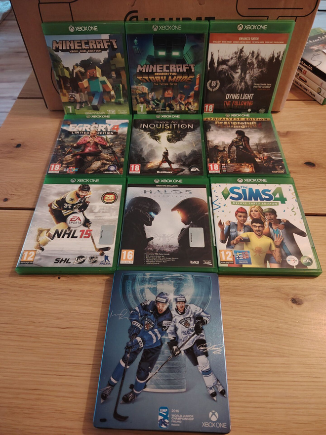 XboxOne pelejä, 11kpl nippu. mm. SIMS, MINECRAFT, HALO
